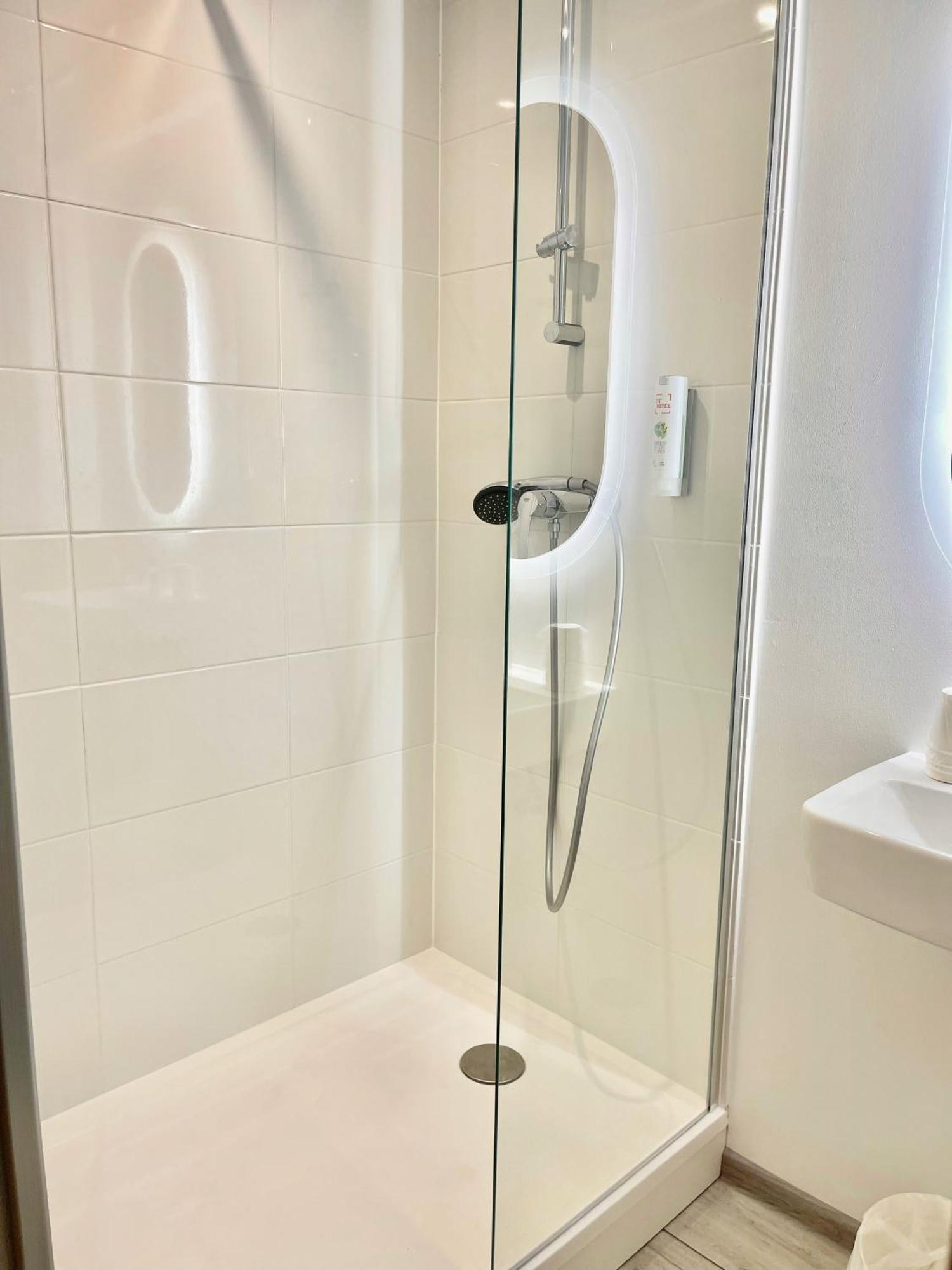 Cit'Hotel Design Booking Evry Saint-Germain-Les-Corbeil Senart Exterior foto