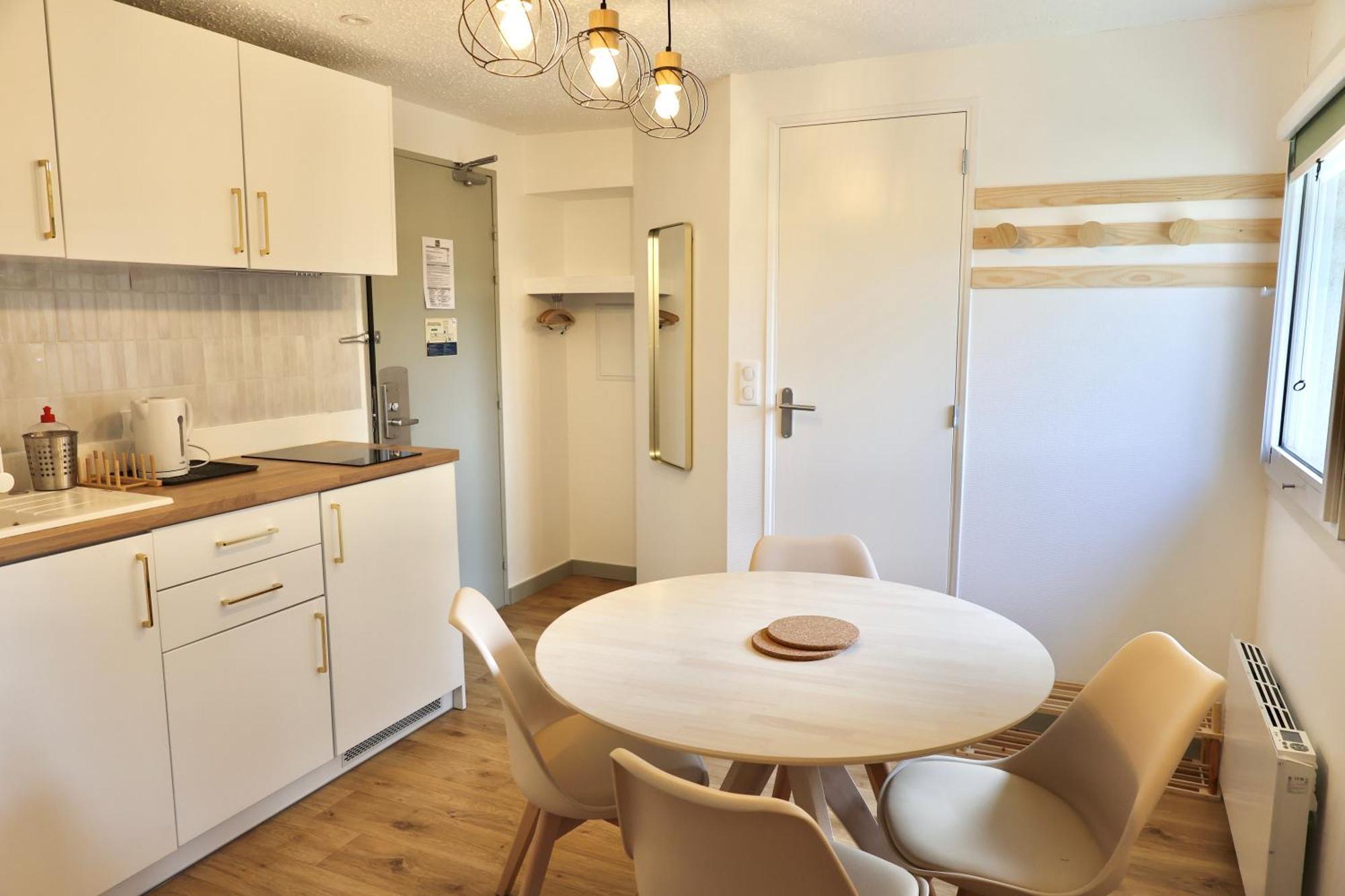 Cit'Hotel Design Booking Evry Saint-Germain-Les-Corbeil Senart Exterior foto